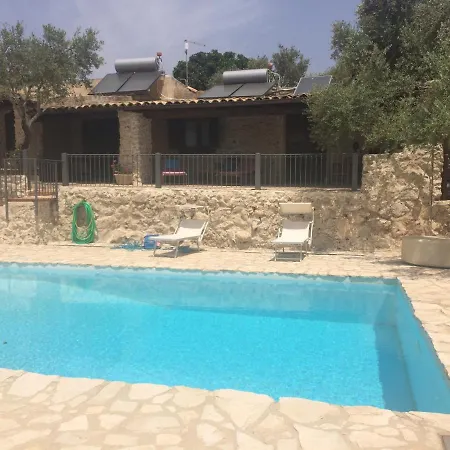 Alloggio per agriturismo Agriturismo Roba Degli Ulivi *